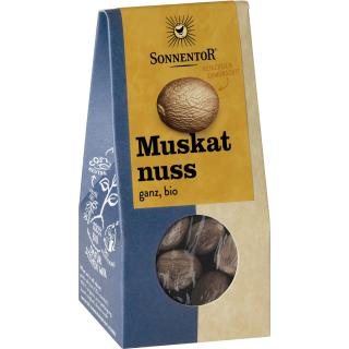 Muskatnuss ganz